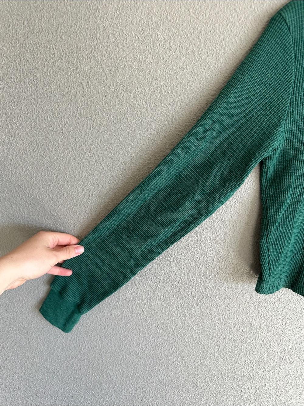 Aritzia TNA Green Thermal Cropped Long-Sleeve Mock Neck Top Medium - Picture 3 of 11